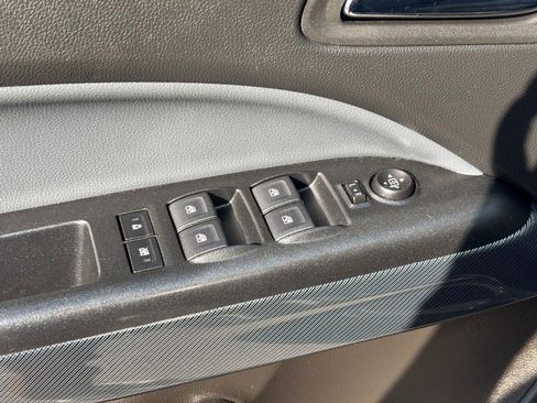 Used 2022 Chevrolet Colorado Z71 AWD/4WD image 16