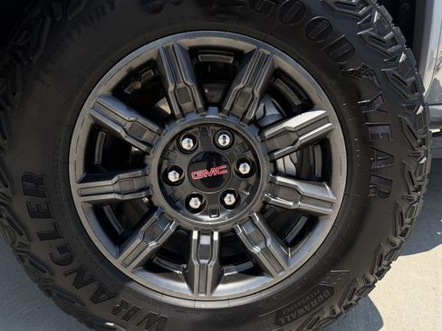 Used 2024 GMC Sierra 1500 AT4X AWD/4WD image 6