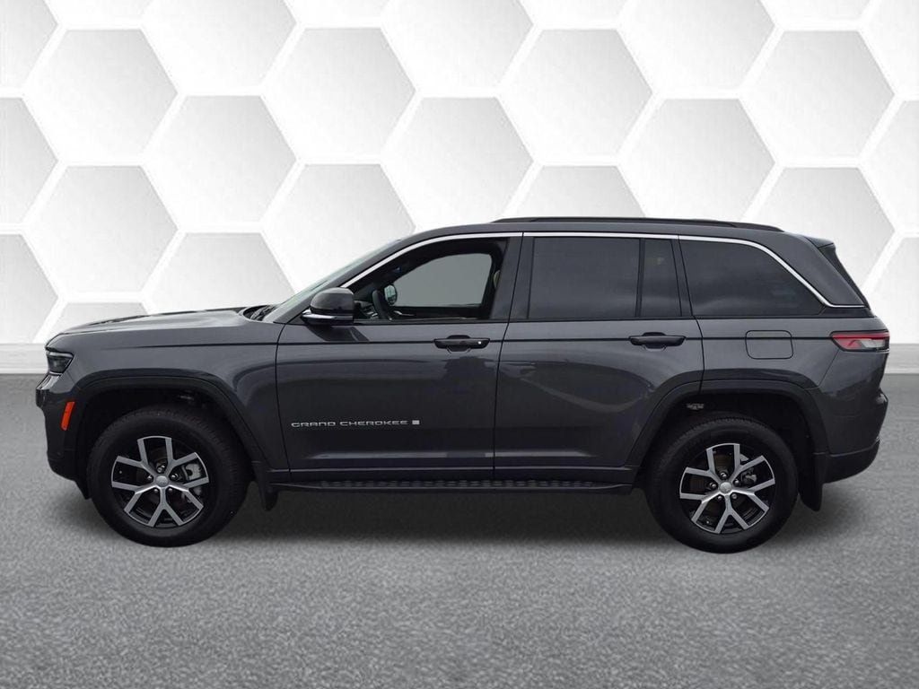 Used 2025 Jeep Grand Cherokee Limited w/ Luxury Tech Group II AWD/4WD image 6