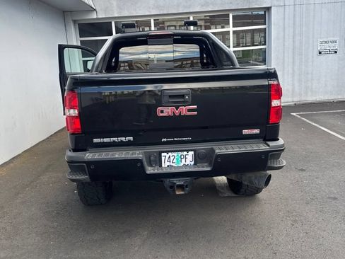 Used 2018 GMC Sierra 2500 SLT w/ Duramax Plus Package AWD/4WD image 4