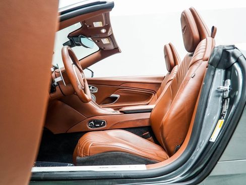 Used 2019 Aston Martin DB11 Volante image 50