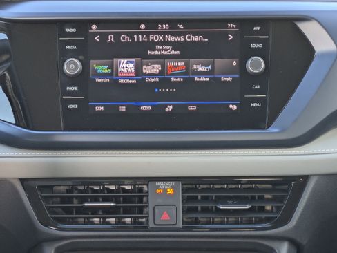 Used 2024 Volkswagen Taos SE w/ MDO Package image 18