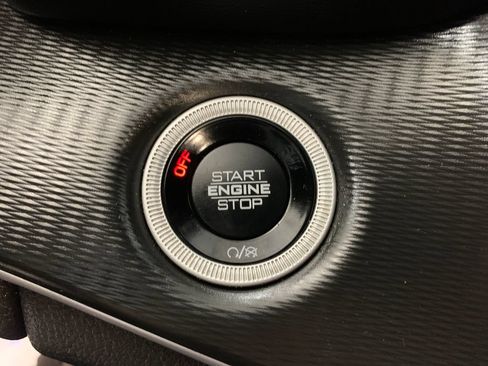 Used 2023 Jeep Grand Cherokee L Altitude AWD/4WD image 15