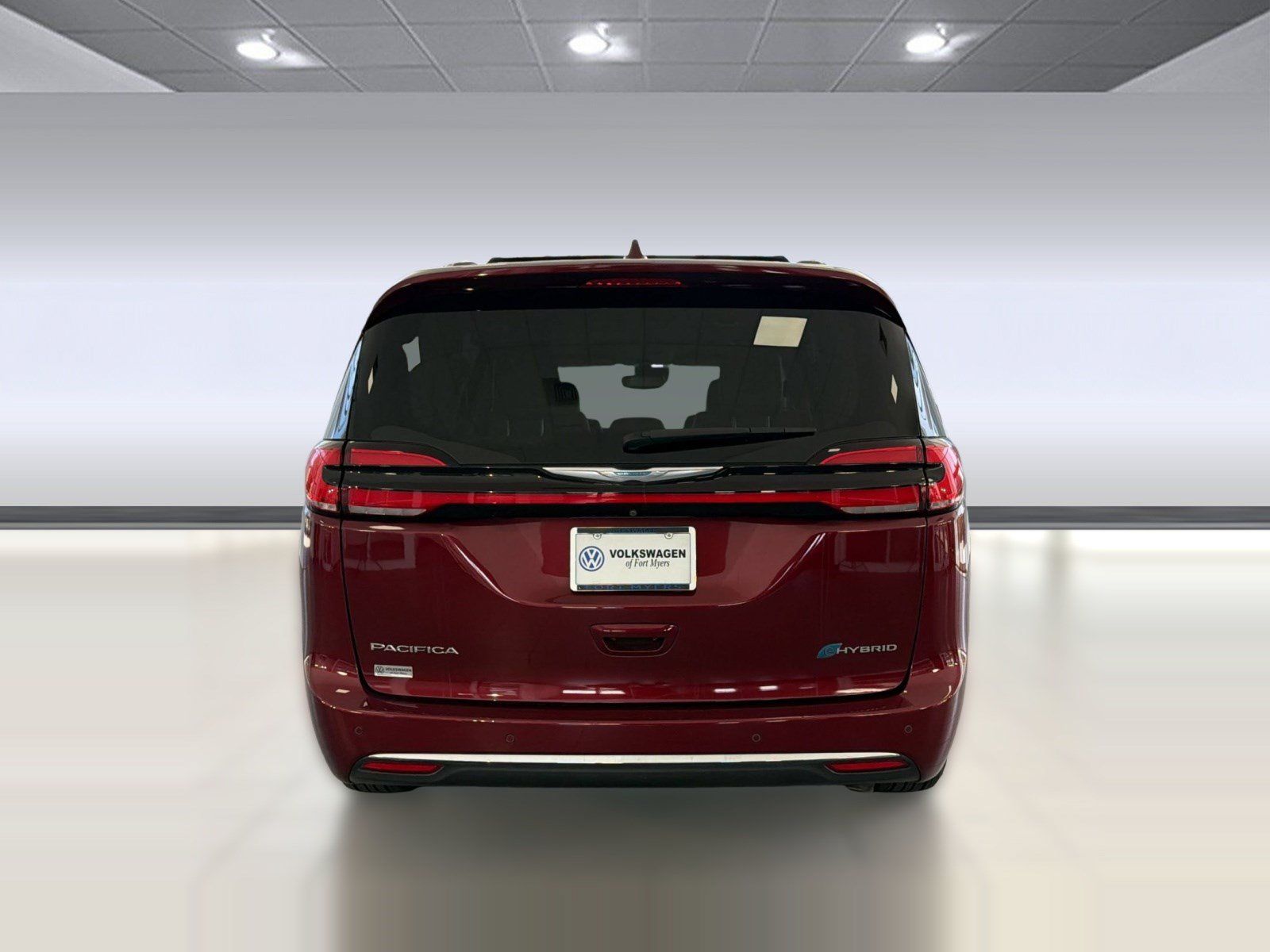 Used 2021 Chrysler Pacifica Touring-L w/ Uconnect Theater Family Group FWD image 10