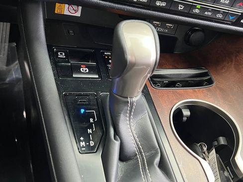 Used 2022 Lexus RX 350L Premium image 24