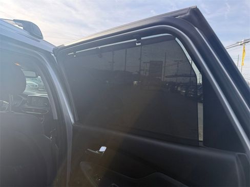 Used 2020 Hyundai Santa Fe SEL w/ Convenience Package image 18