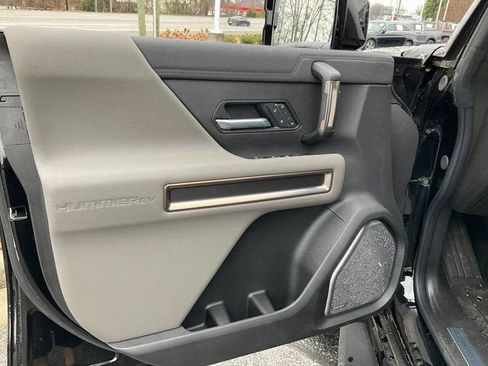 New 2025 GMC Hummer EV 2X image 4