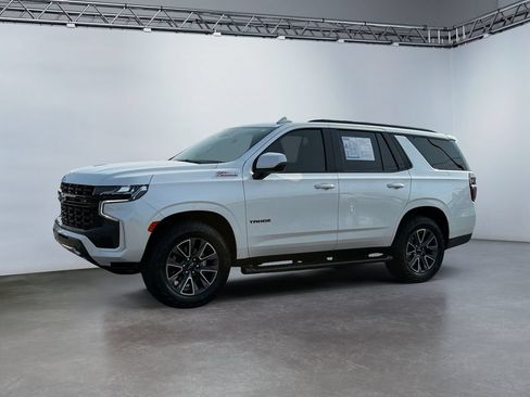 Used 2023 Chevrolet Tahoe Z71 w/ Luxury Package AWD/4WD image 7
