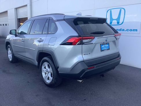 Used 2020 Toyota RAV4 LE w/ All Weather Liner Package AWD/4WD image 4