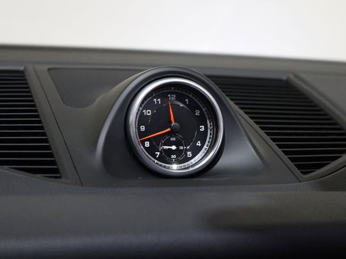 Used 2020 Porsche Macan image 28