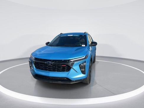 Certified 2025 Chevrolet Trax RS image 3