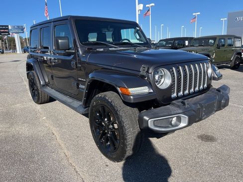 Used 2021 Jeep Wrangler Unlimited Sahara image 3