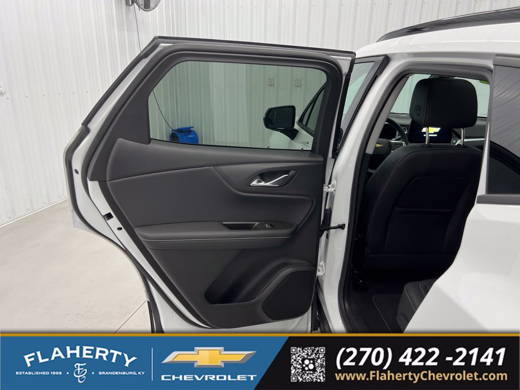Used 2025 Chevrolet Blazer LT w/ Midnight/Sport Edition FWD image 10