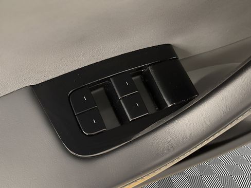 Used 2018 Tesla Model 3 Long Range RWD image 15