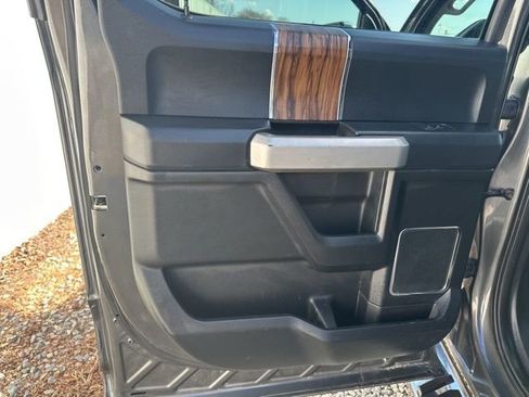 Used 2018 Ford F150 Lariat w/ Equipment Group 502A Luxury image 15