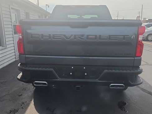 Used 2021 Chevrolet Silverado 1500 Custom Trail Boss w/ LPO, Dark Essentials Package AWD/4WD image 6