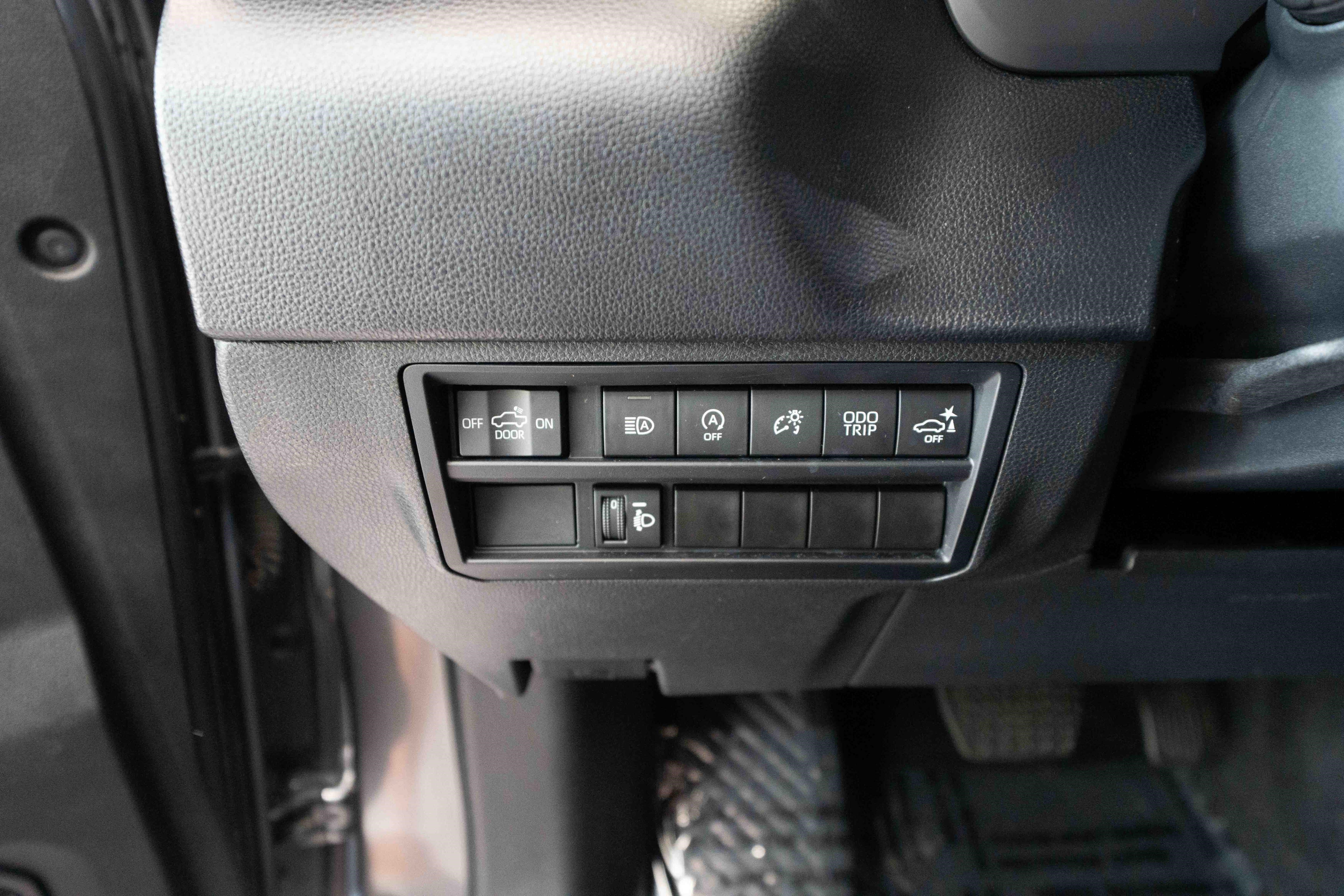 Used 2023 Toyota Tundra SR5 w/ SR5 Convenience Package AWD/4WD image 11