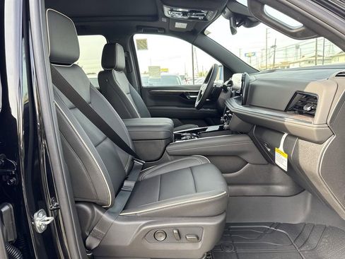 New 2026 Chevrolet Suburban Premier AWD/4WD image 33