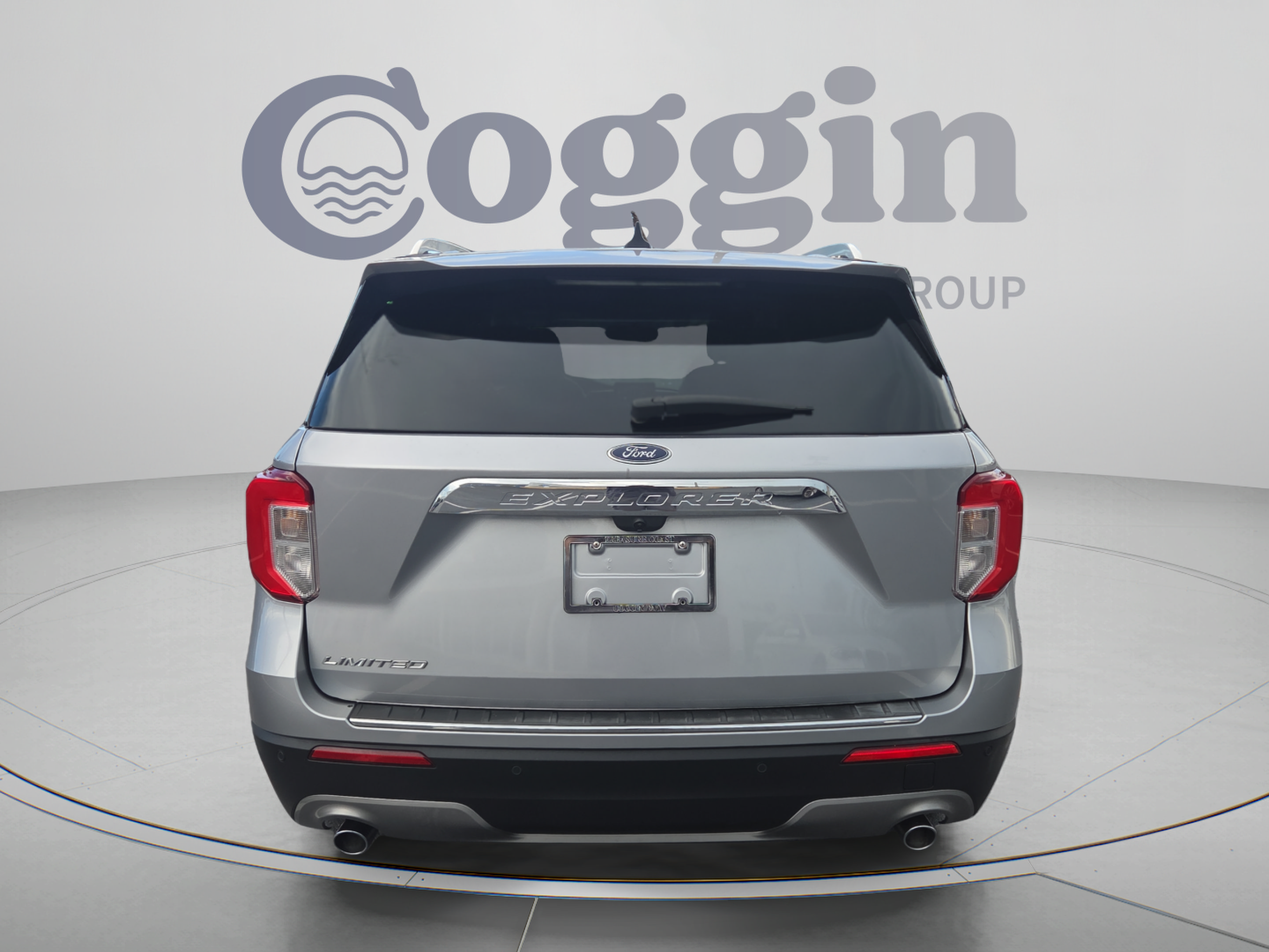 Used 2021 Ford Explorer Limited w/ Equipment Group 301A RWD image 4