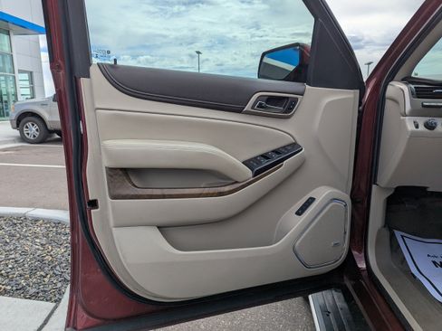 Used 2018 GMC Yukon Denali w/ Denali Ultimate Package AWD/4WD image 11