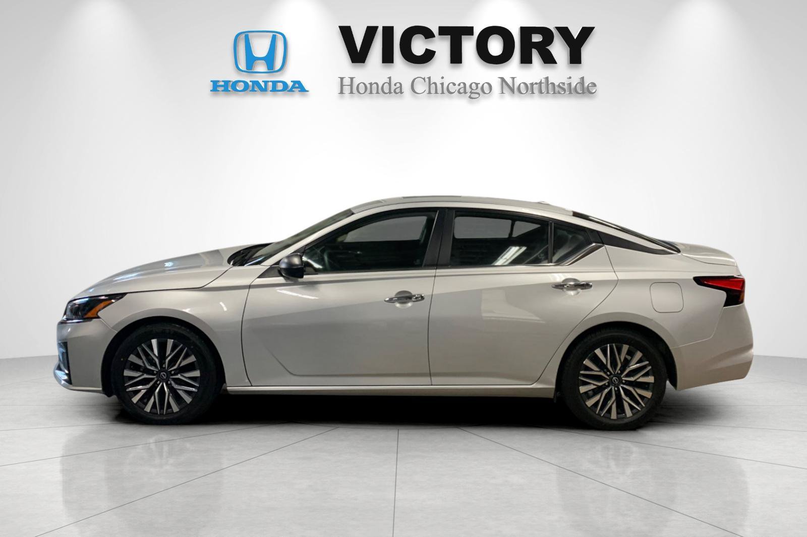 Used 2024 Nissan Altima 2.5 SV FWD image 6