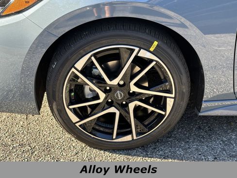 New 2025 Nissan Sentra SR w/ SR Premium Package image 14