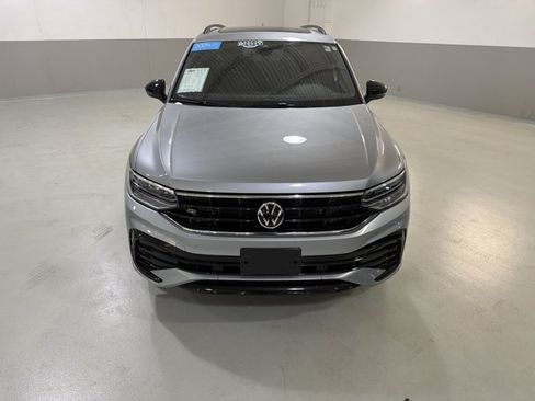 Certified 2024 Volkswagen Tiguan SE R-Line AWD/4WD image 3
