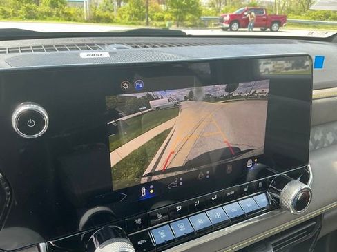 New 2026 Chevrolet Colorado ZR2 w/ Technology Package AWD/4WD image 29