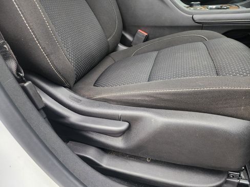 Used 2021 GMC Acadia SLE w/ Driver Convenience Package image 24