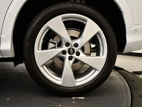 Used 2025 Audi Q5 Premium Plus w/ Premium Plus image 14