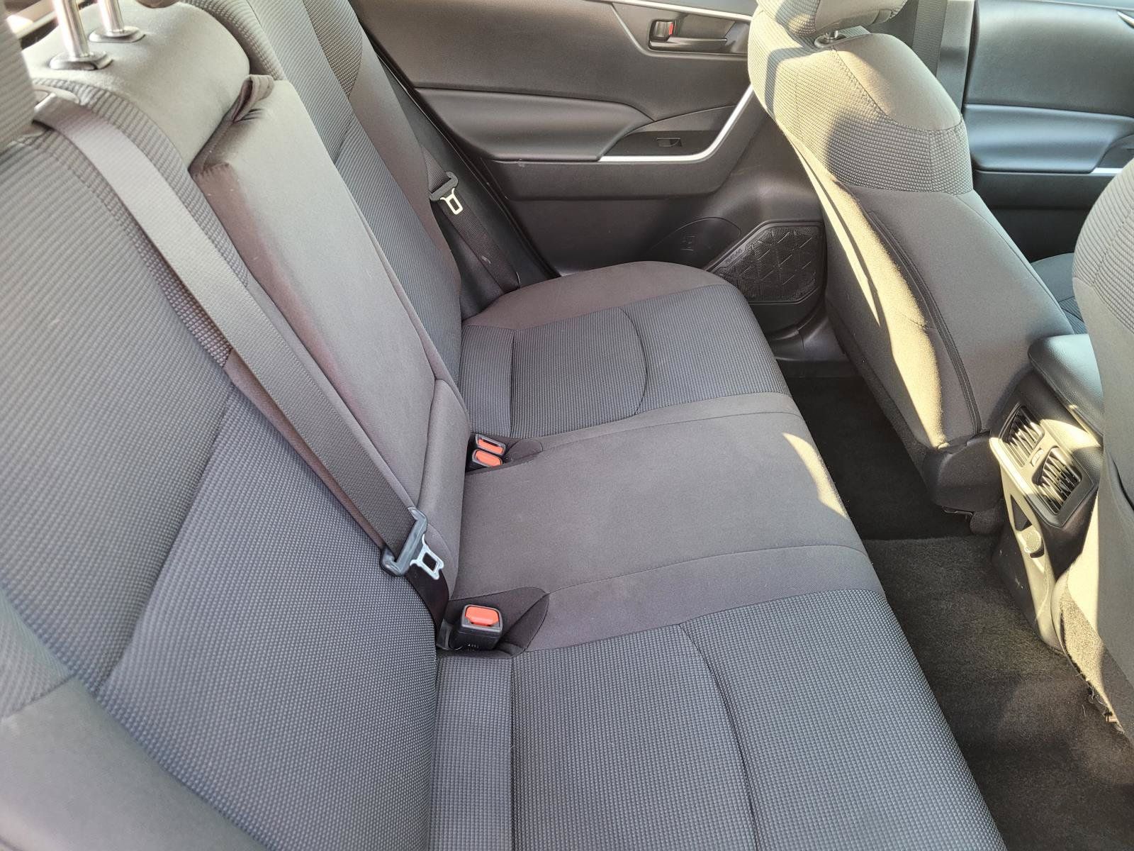 Used 2022 Toyota RAV4 LE AWD/4WD image 13