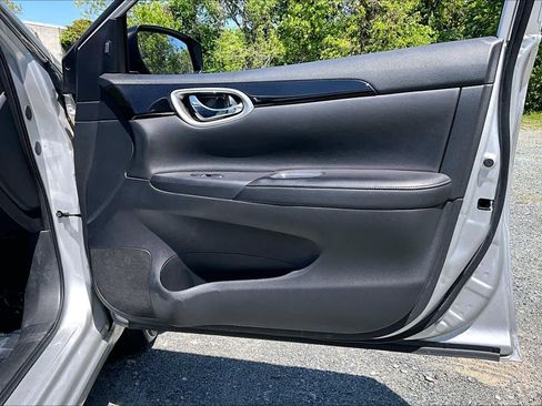 Used 2018 Nissan Sentra SL FWD image 23
