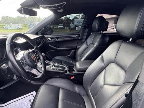 Used 2020 Porsche Macan w/ Premium Package Plus AWD/4WD image 40