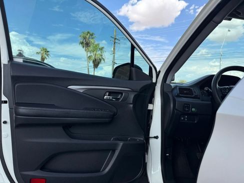 Used 2017 Honda Pilot EX image 36