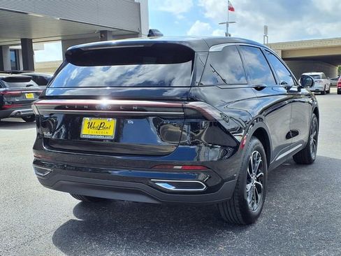 New 2026 Lincoln Nautilus Premier AWD/4WD image 2
