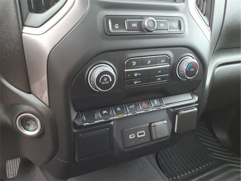 Used 2024 Chevrolet Silverado 1500 Custom image 25