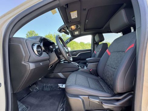 Used 2023 Chevrolet Colorado Z71 AWD/4WD image 14