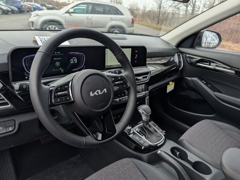 New 2026 Kia Seltos S image 32