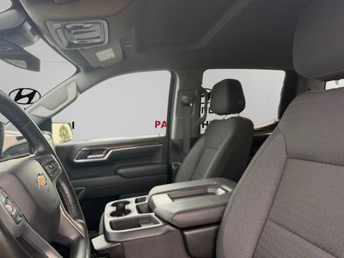Used 2025 Chevrolet Silverado 1500 LT AWD/4WD image 9