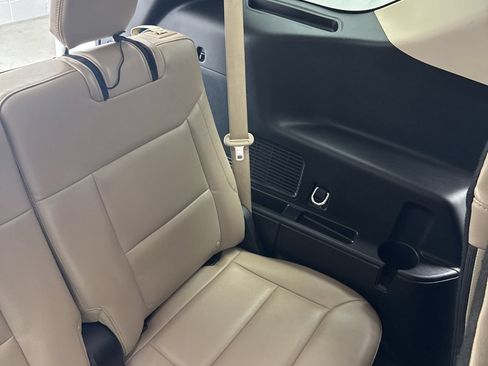 Used 2024 Ford Explorer Limited AWD/4WD image 32