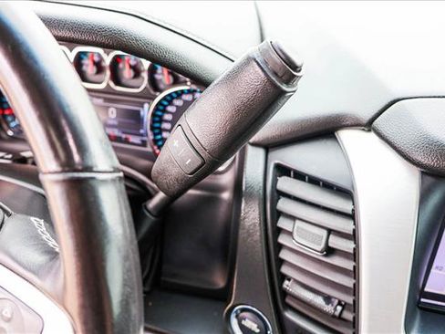 Used 2018 GMC Yukon SLT w/ Premium Edition AWD/4WD image 21