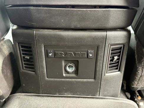 Used 2018 RAM 2500 Laramie w/ Sport Appearance Group AWD/4WD image 29