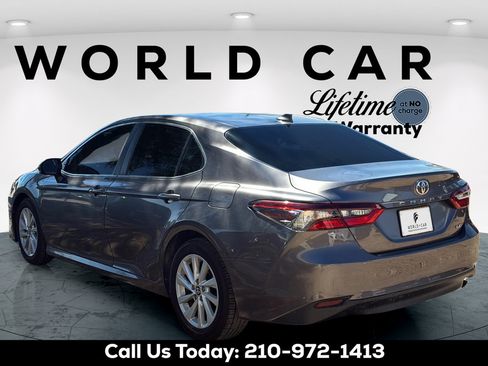 Used 2021 Toyota Camry LE FWD image 8