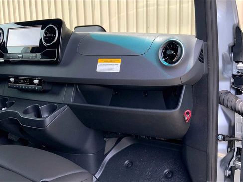 New 2025 Mercedes-Benz Sprinter 2500 image 25