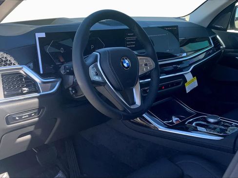 Used 2026 BMW X7 xDrive40i AWD/4WD image 8