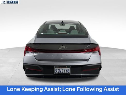 Used 2025 Hyundai Elantra Hybrid FWD image 4