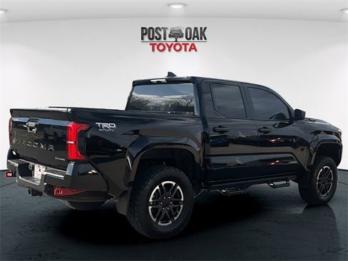 Used 2024 Toyota Tacoma TRD Sport image 7