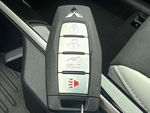 New 2025 Mitsubishi Outlander SE image 48
