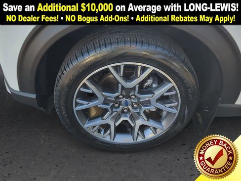 Used 2025 Ford Explorer Platinum w/ Ultimate Package image 13