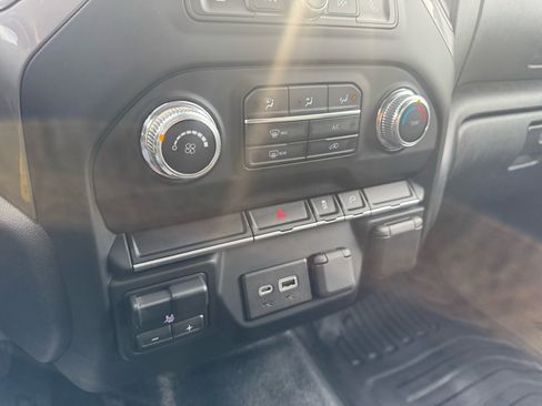 Used 2022 GMC Sierra 3500 Pro w/ Convenience Package image 18